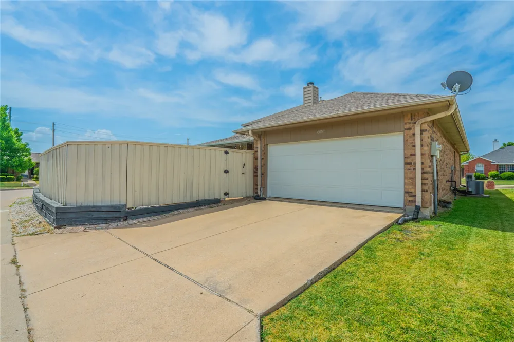 6802 Silver Lake Drive Rowlett, TX 75089