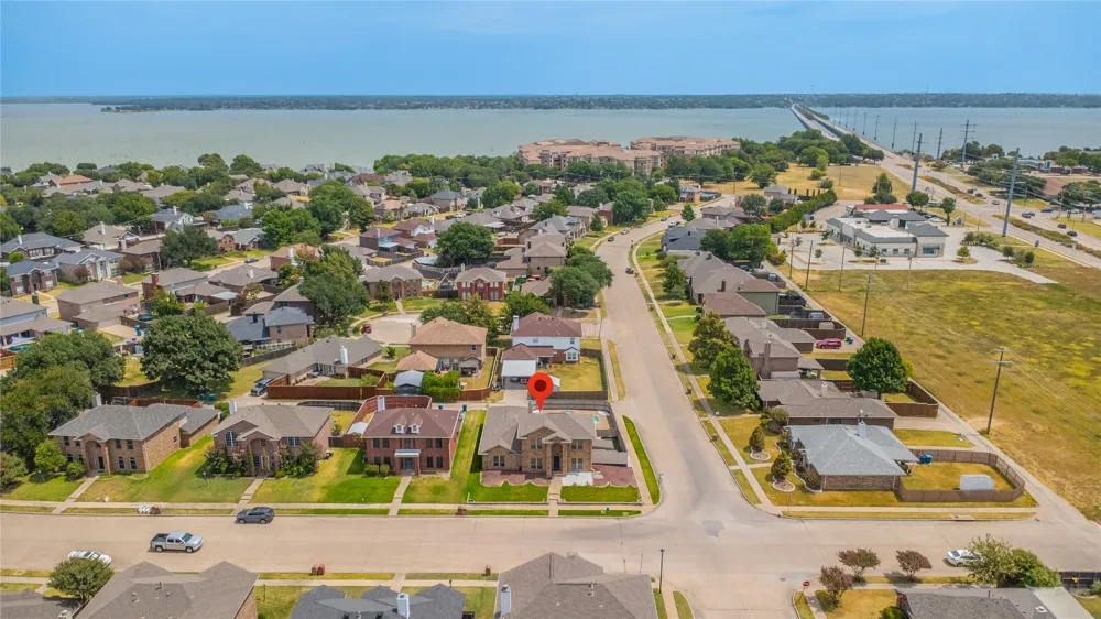 6802 Silver Lake Drive Rowlett, TX 75089