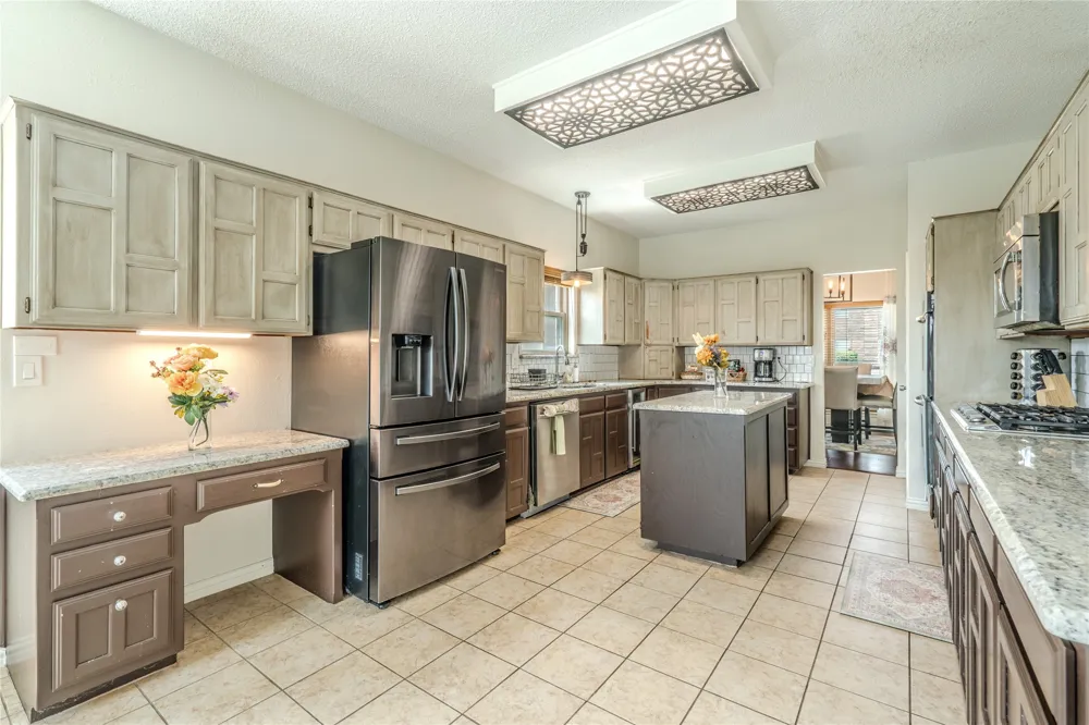 6802 Silver Lake Drive Rowlett, TX 75089