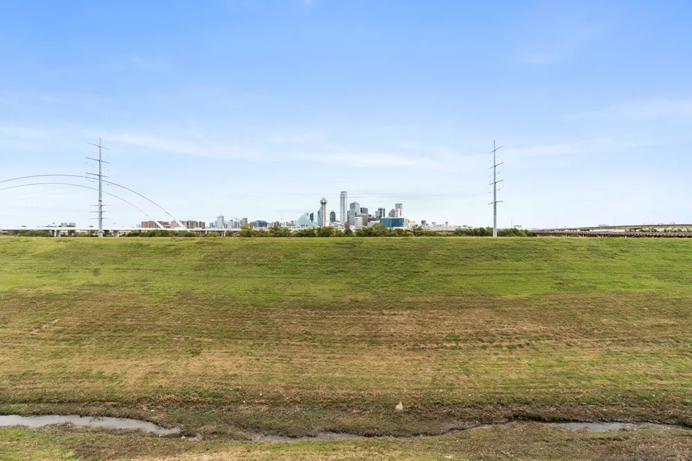 381 E Greenbriar Lane #1603 Dallas, TX 75203