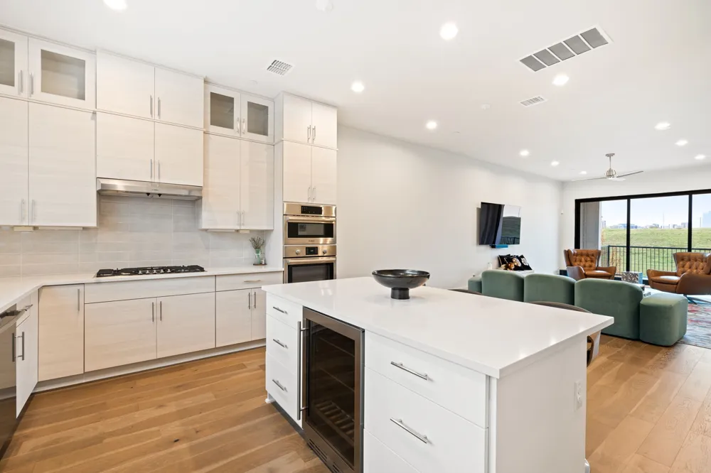 381 E Greenbriar Lane #1603 Dallas, TX 75203
