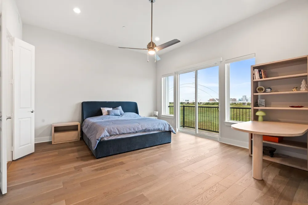 381 E Greenbriar Lane #1603 Dallas, TX 75203