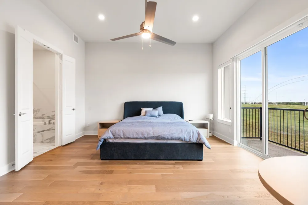 381 E Greenbriar Lane #1603 Dallas, TX 75203
