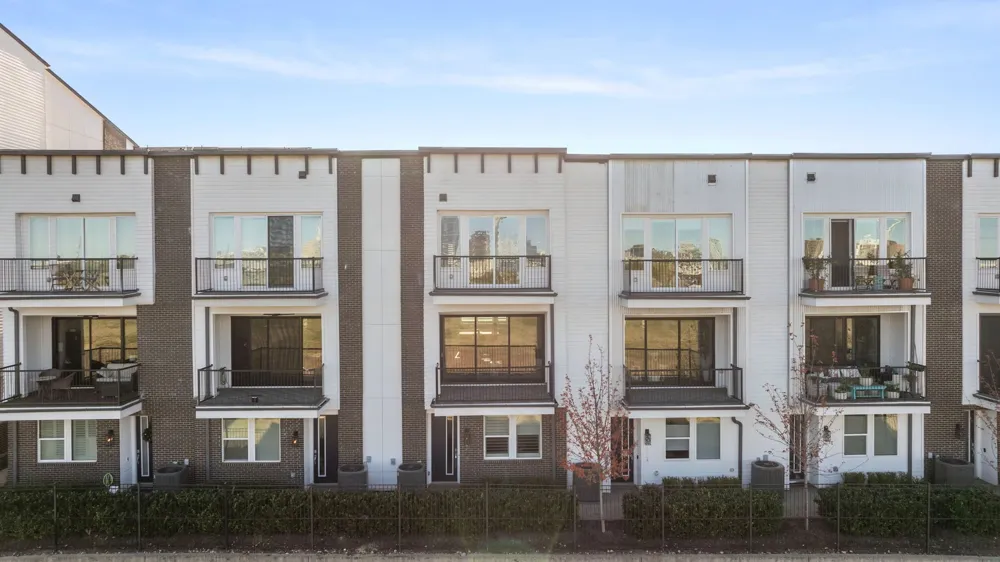 381 E Greenbriar Lane #1603 Dallas, TX 75203