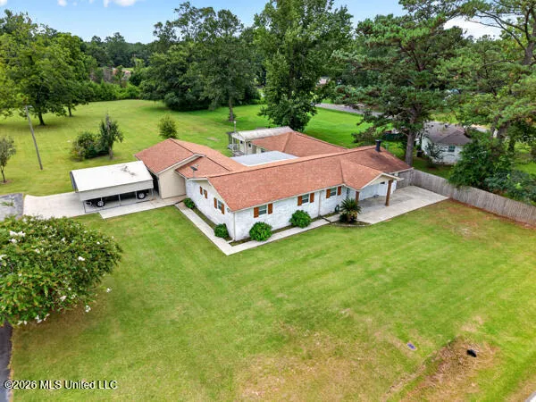 934 Ceasar Road Picayune, MS 39466