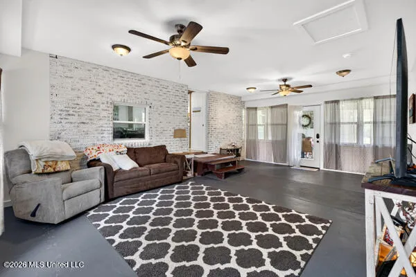 934 Ceasar Road Picayune, MS 39466
