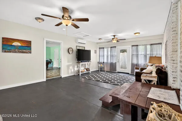 934 Ceasar Road Picayune, MS 39466