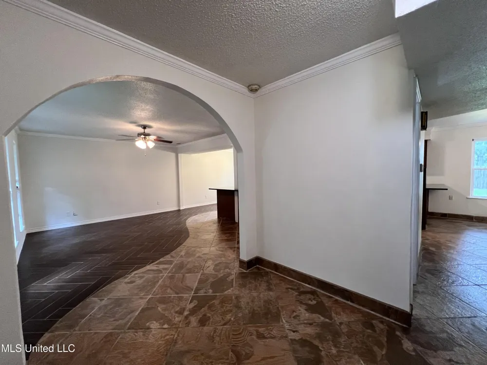 2418 Northridge Drive Gautier, MS 39553