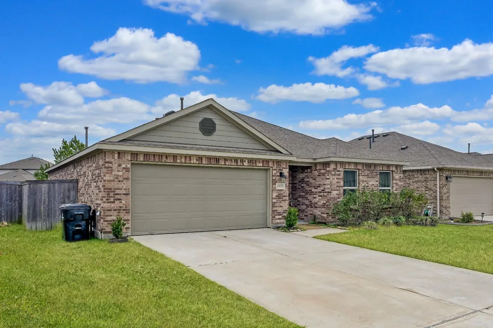 15127 Willow Tree Lane New Caney, TX 77357