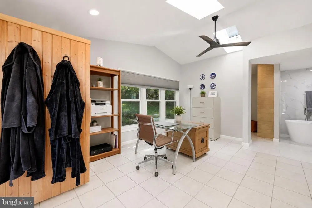 13328 JOHN MARSHALL HIGHWAY Linden, VA 22642