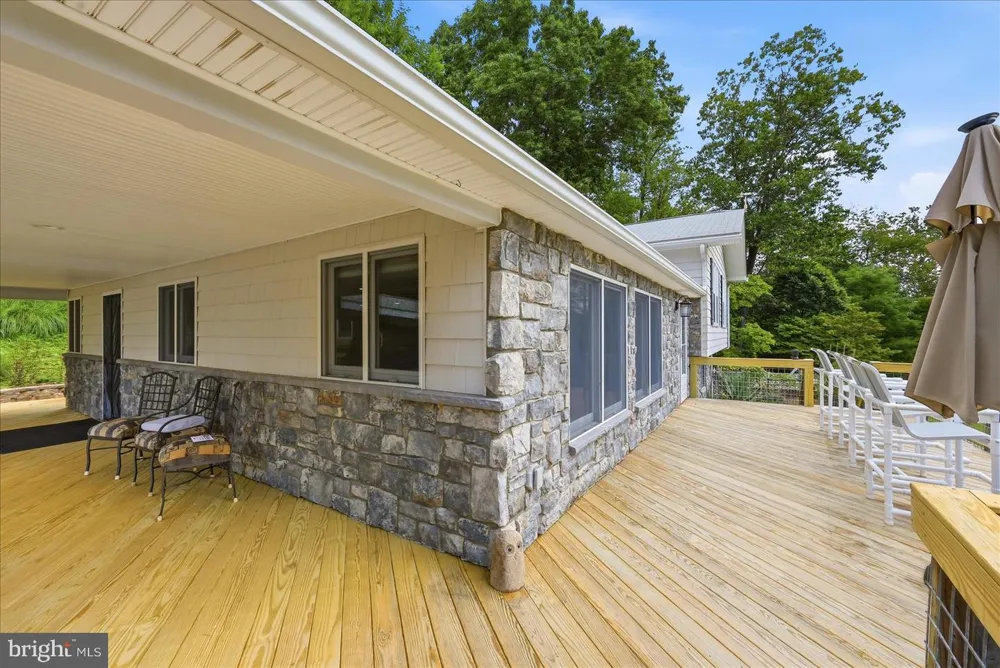 13328 JOHN MARSHALL HIGHWAY Linden, VA 22642