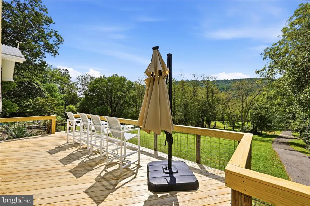 13328 JOHN MARSHALL HIGHWAY Linden, VA 22642
