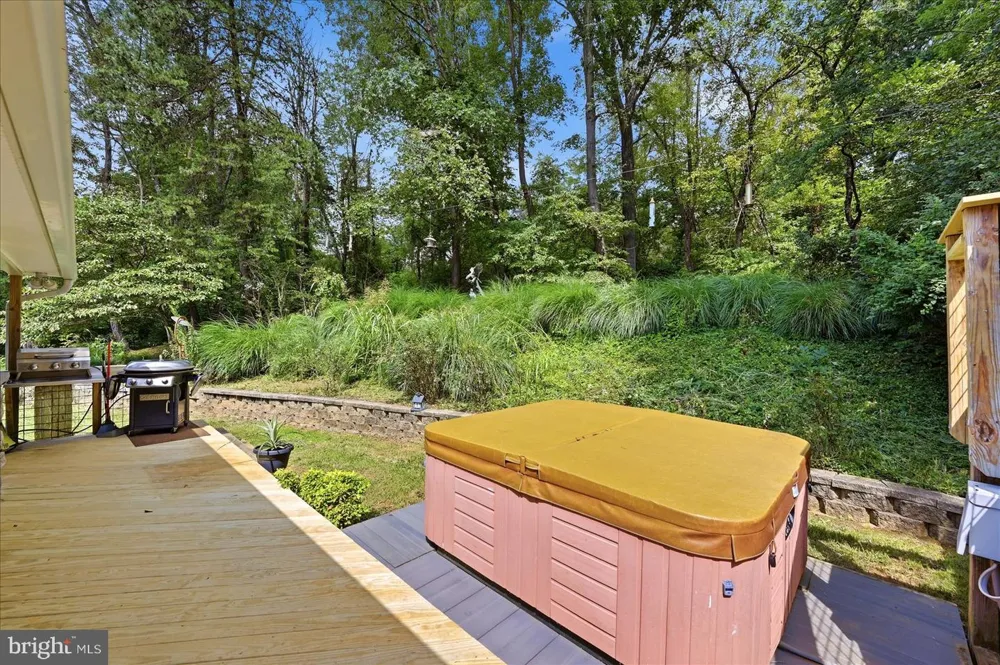 13328 JOHN MARSHALL HIGHWAY Linden, VA 22642