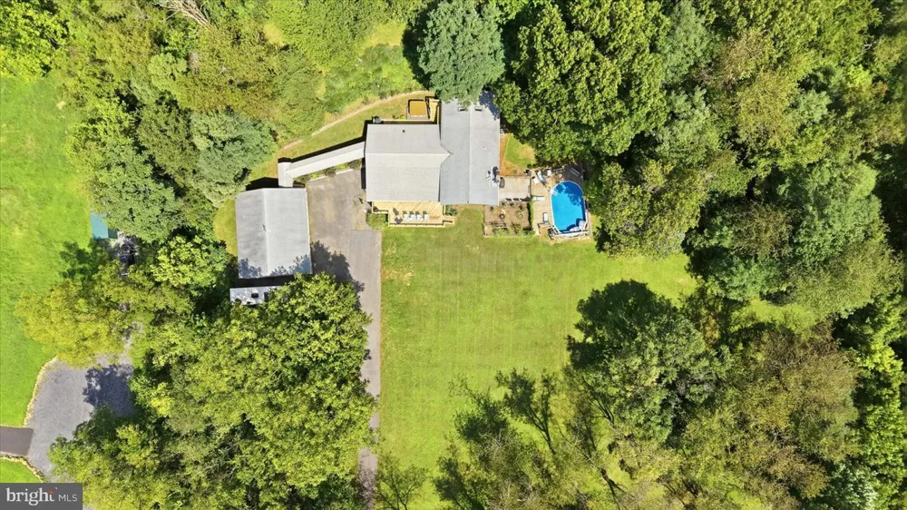 13328 JOHN MARSHALL HIGHWAY Linden, VA 22642