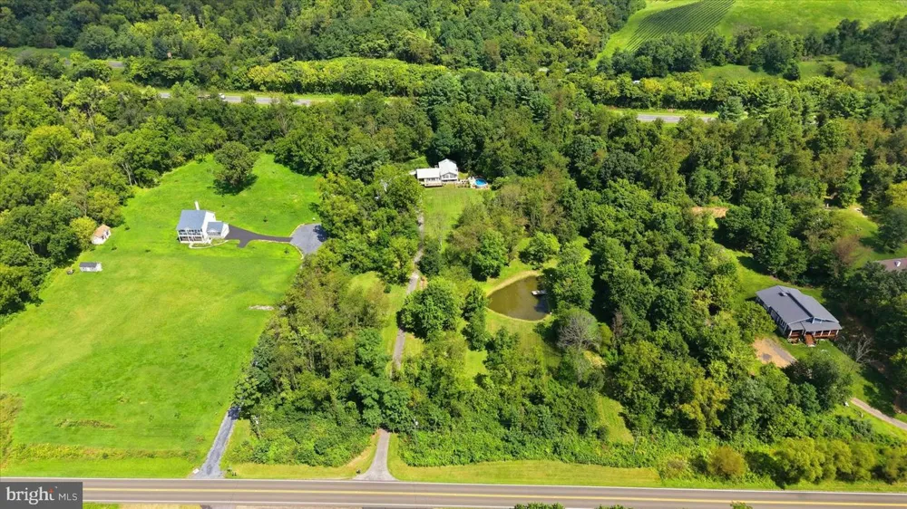 13328 JOHN MARSHALL HIGHWAY Linden, VA 22642