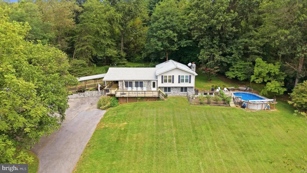 13328 JOHN MARSHALL HIGHWAY Linden, VA 22642