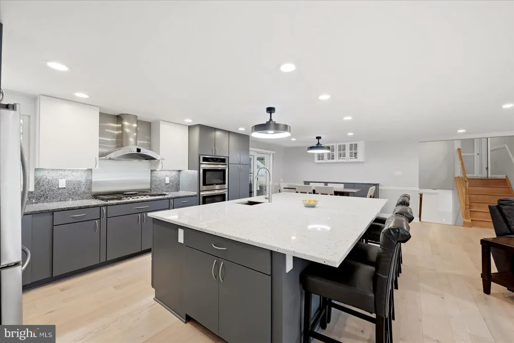 13328 JOHN MARSHALL HIGHWAY Linden, VA 22642