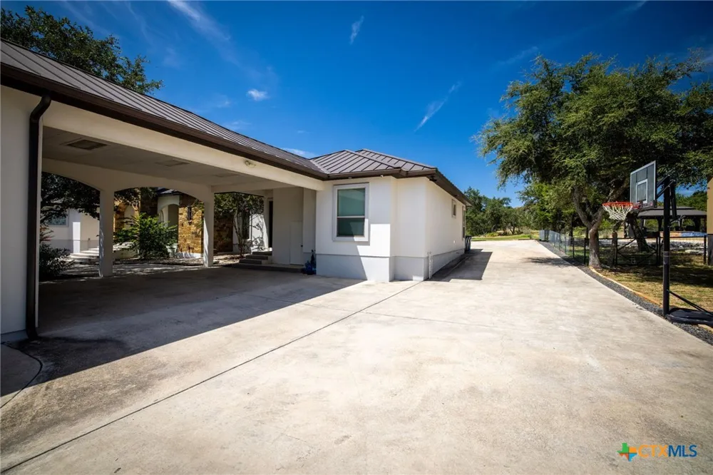 5723 Copper Forest New Braunfels, TX 78132