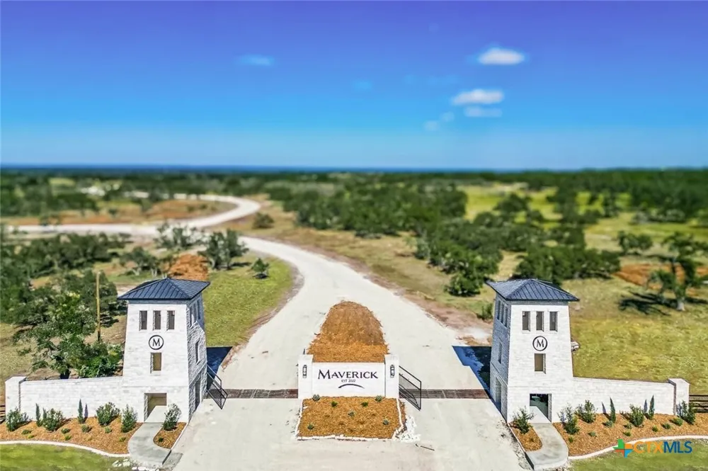 170 Goose Landing Way Harper, TX 78631