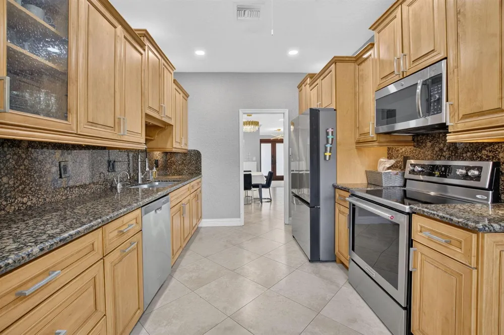 7658 SOLIMAR CIRCLE Boca Raton, FL 33433