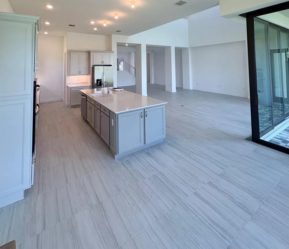 4951 Naugle Way #18 Livingston Davie, FL 33328