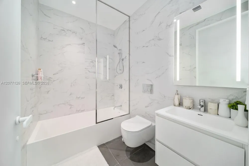 2000 S Ocean Dr #31B Hallandale Beach, FL 33009