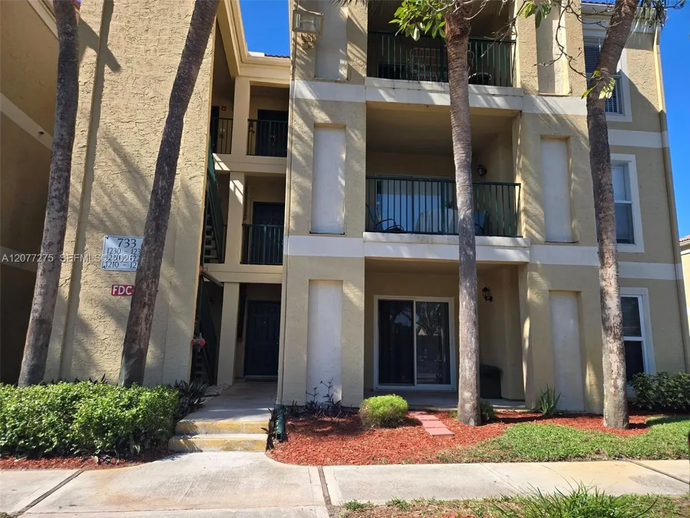 733 Riverside Dr #1220 Coral Springs, FL 33071