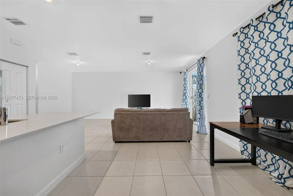 746 SE 14th St Homestead, FL 33034