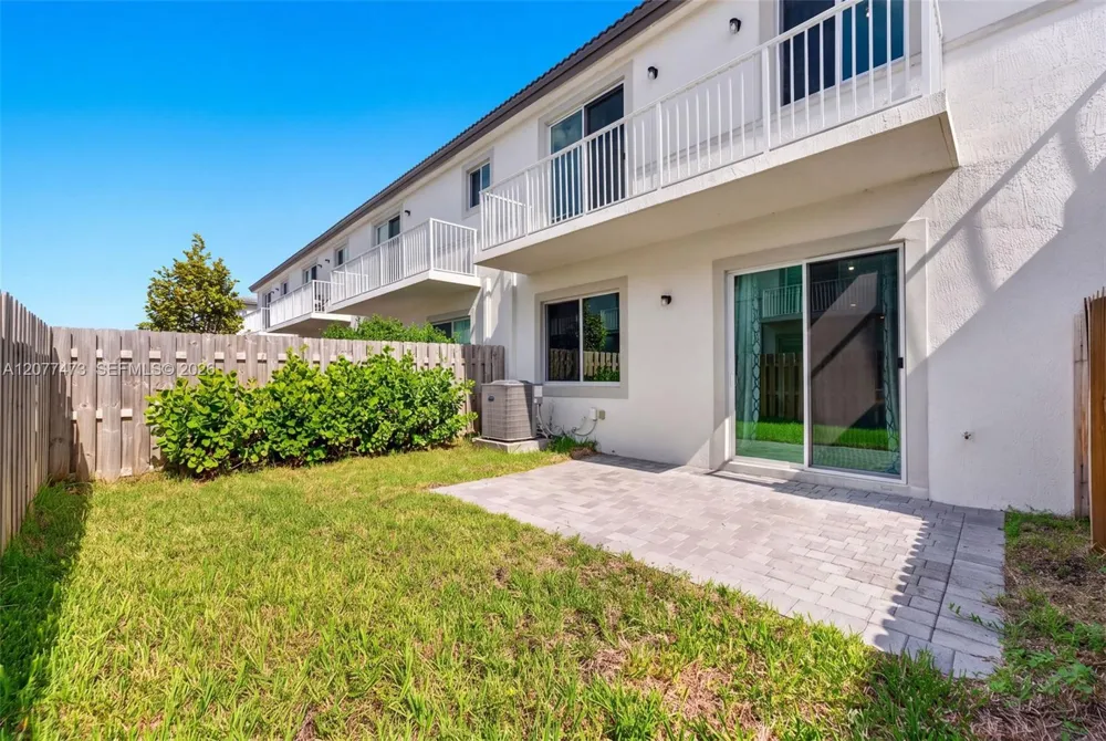 746 SE 14th St Homestead, FL 33034