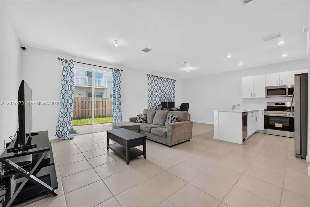 746 SE 14th St Homestead, FL 33034