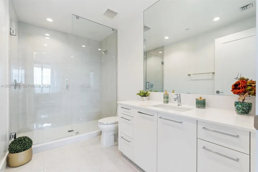 100 E Las Olas Blvd #4203 Fort Lauderdale, FL 33301