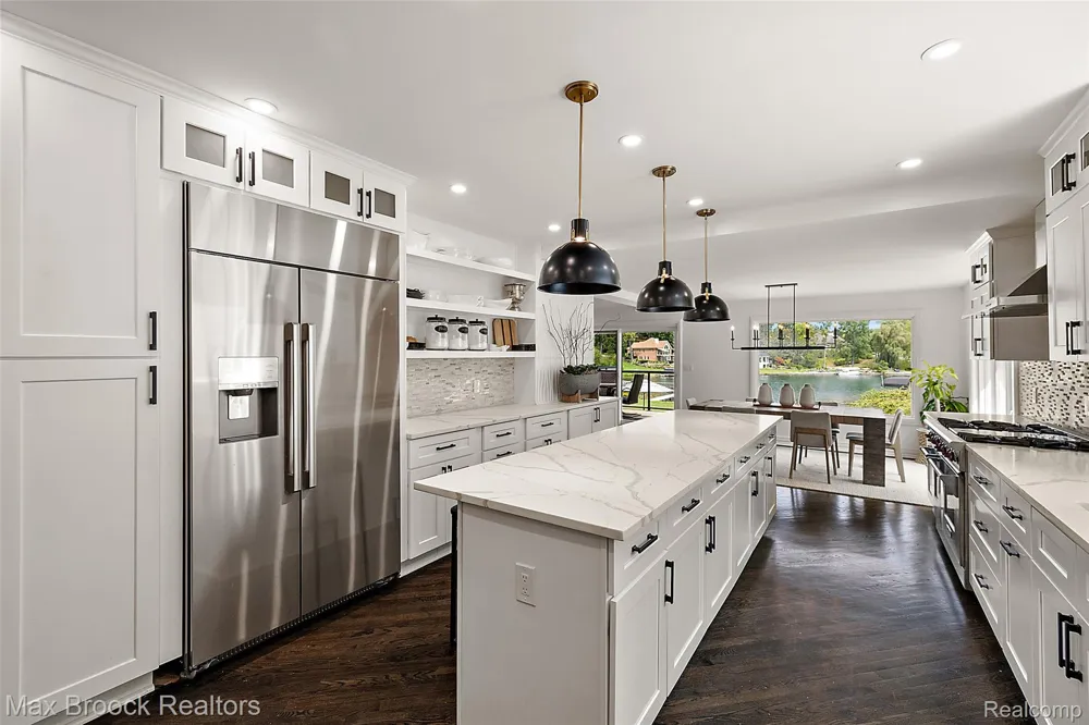 2440 Lake Angelus Lane Lake Angelus City, MI 48326