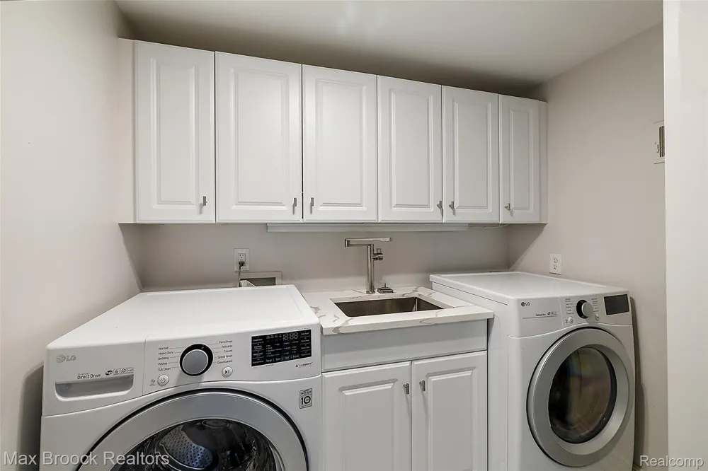 2440 Lake Angelus Lane Lake Angelus City, MI 48326