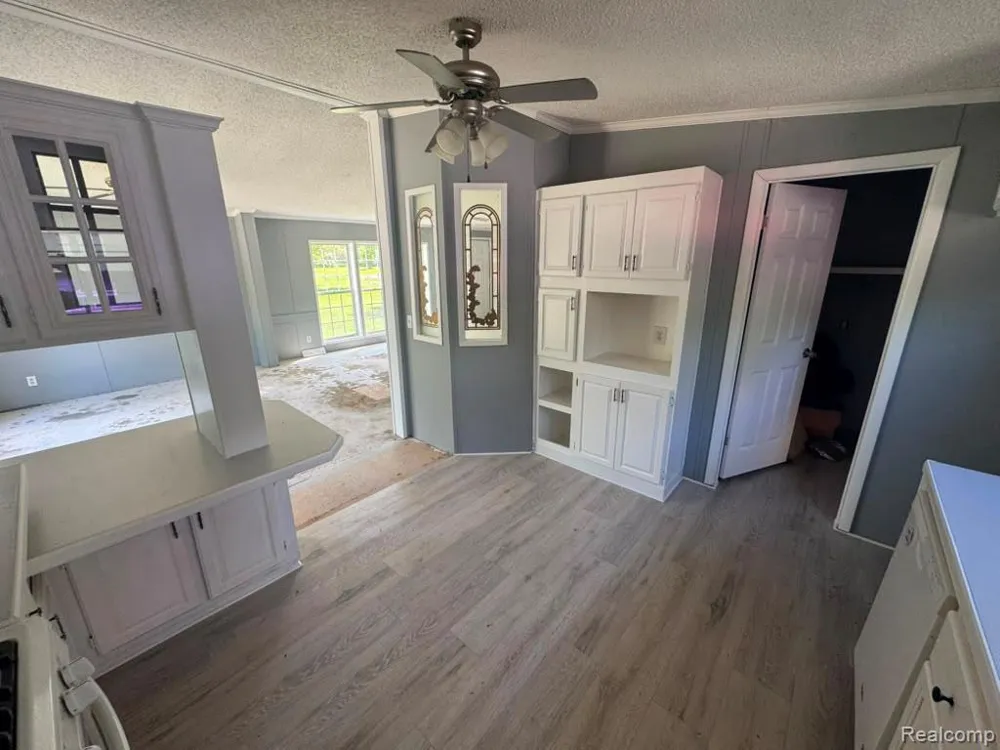 5044 S Naomi Kong Drive Flint City, MI 48506