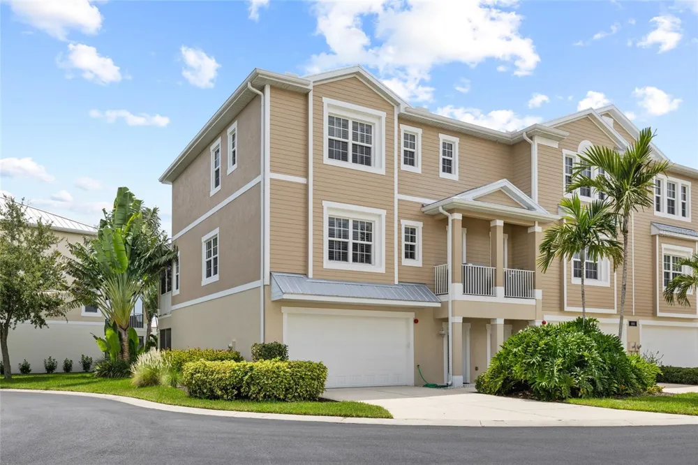 10311 LANDS END CIRCLE #16 Placida, FL 33946