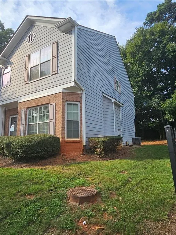 2511 Walden Lake Drive Decatur, GA 30035