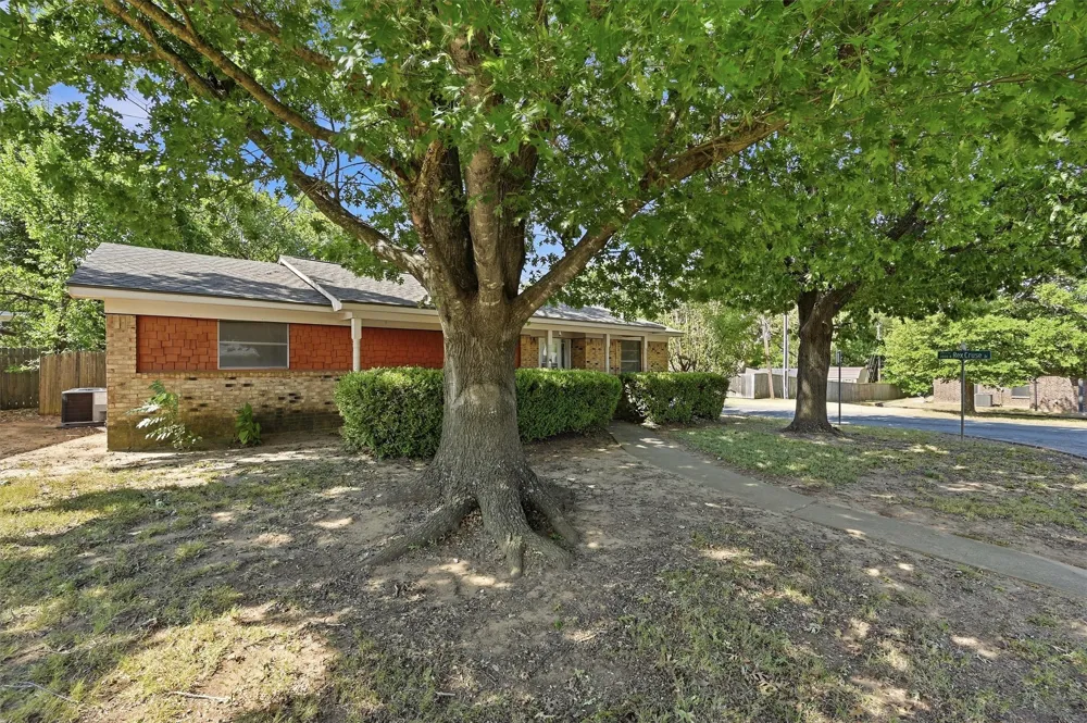 1214 Glasgow Drive Sherman, TX 75092