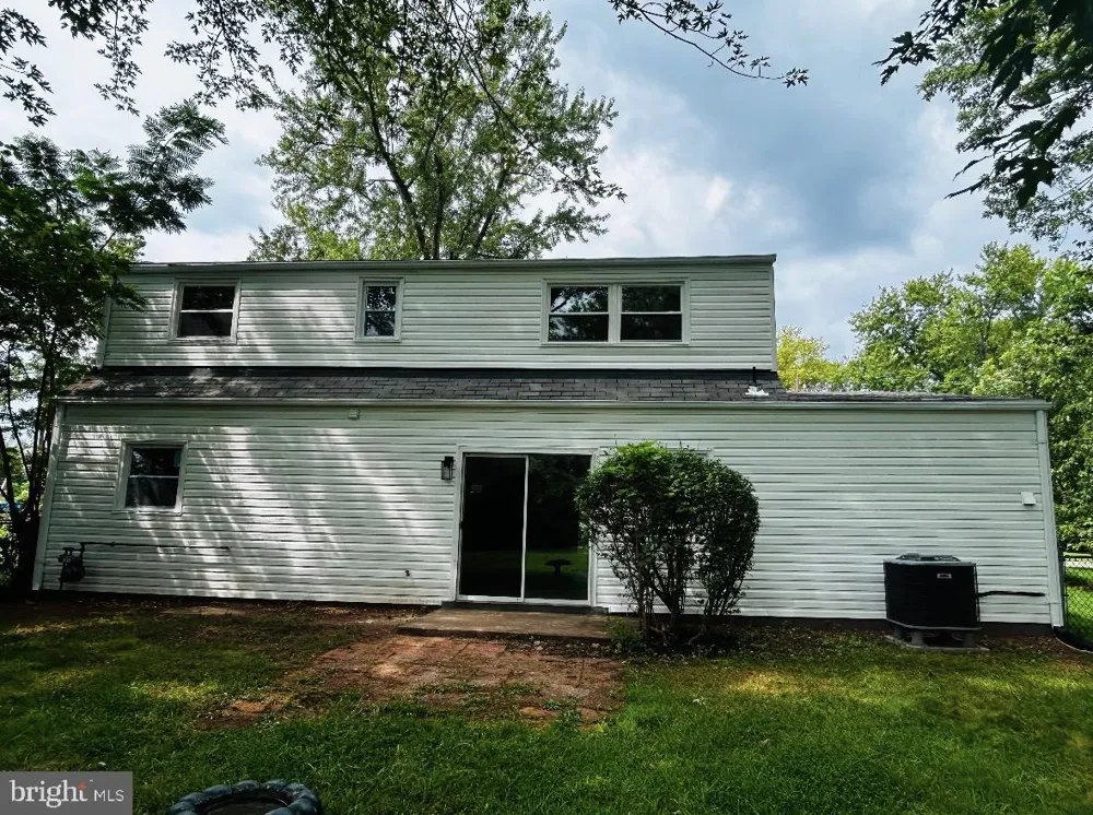 7909 LOMOND COURT Manassas, VA 20109