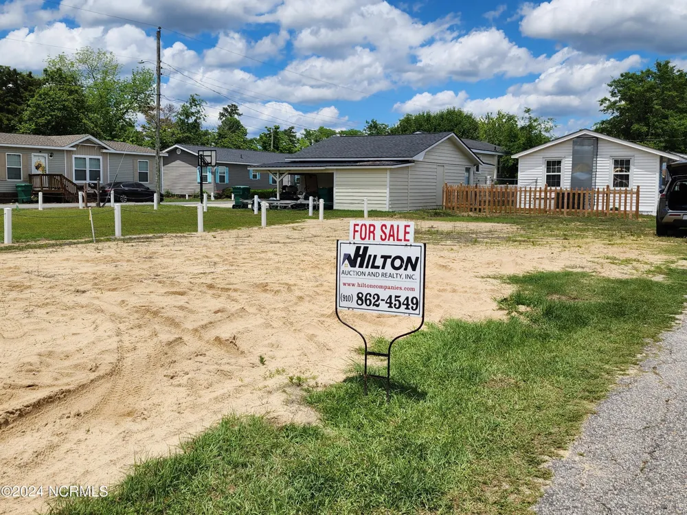 27 Moore Street Elizabethtown, NC 28337