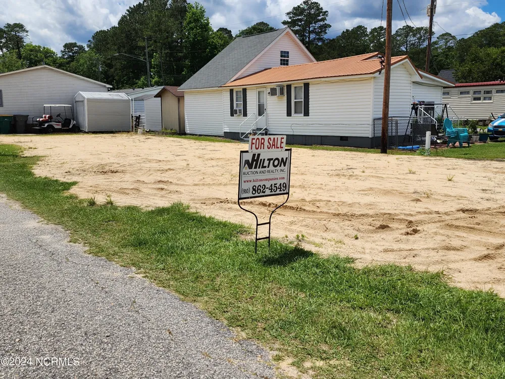 27 Moore Street Elizabethtown, NC 28337