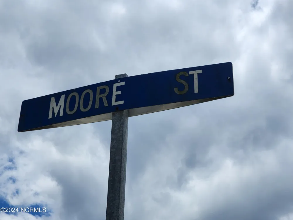 27 Moore Street Elizabethtown, NC 28337