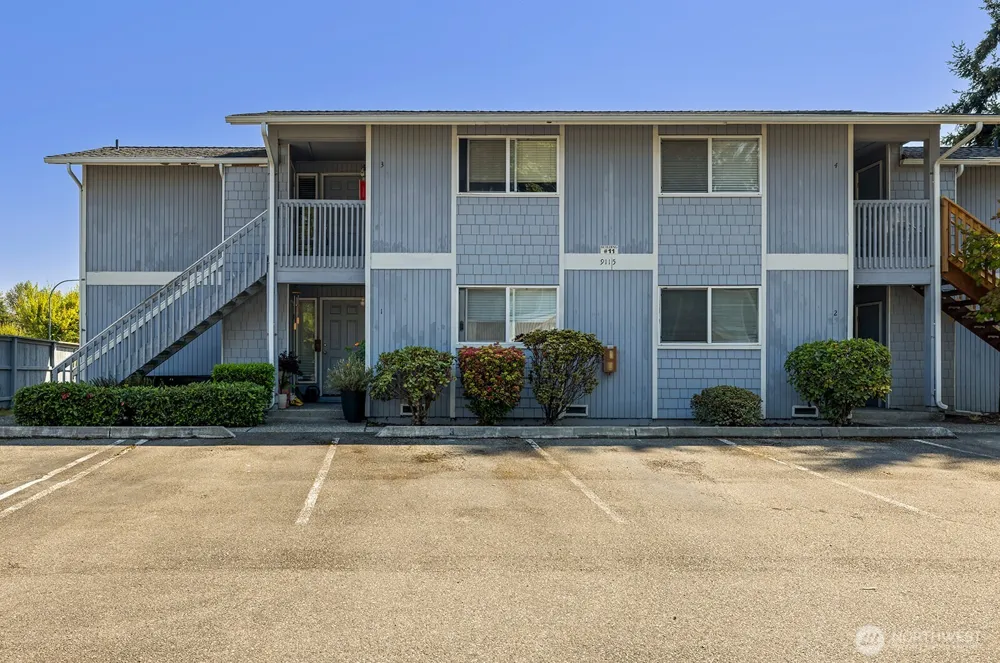 9115 1st Place NE #3 Lake Stevens, WA 98258