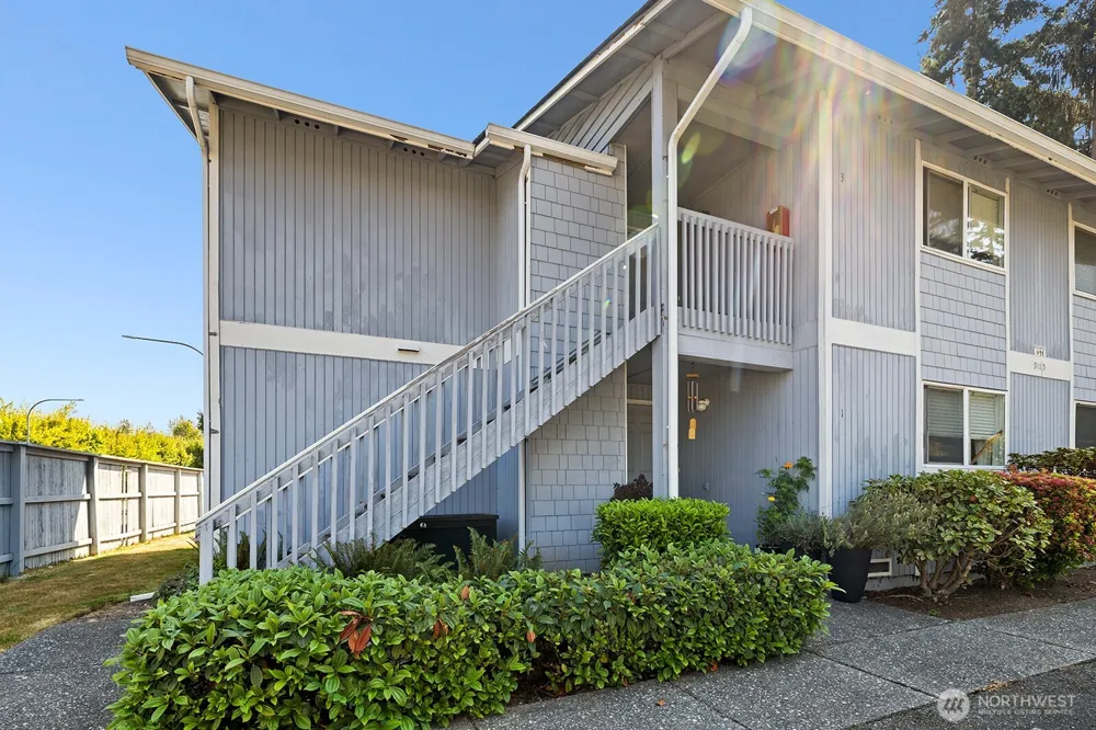 9115 1st Place NE #3 Lake Stevens, WA 98258