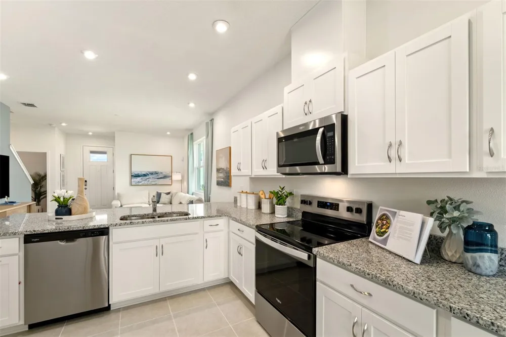 172 RAINWOOD STREET Groveland, FL 34736