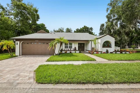 3093 CREST DRIVE