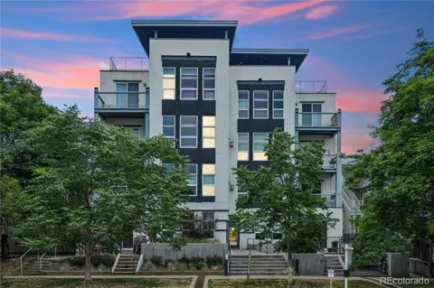 1738 Franklin Street #3D