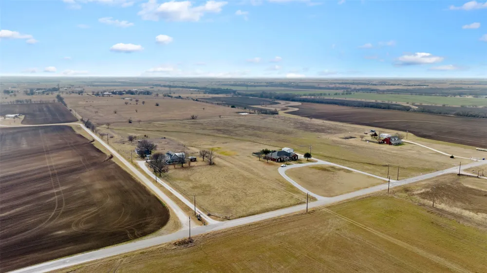 770 County Road 348 Valley View, TX 76272