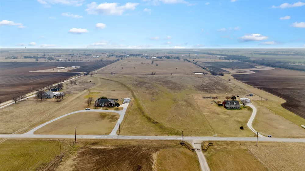 770 County Road 348 Valley View, TX 76272