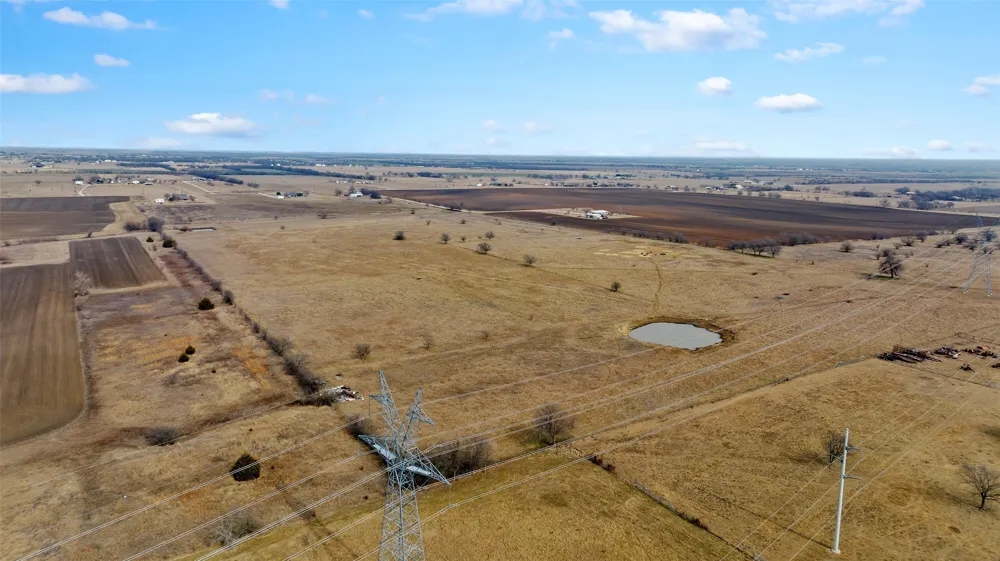 770 County Road 348 Valley View, TX 76272