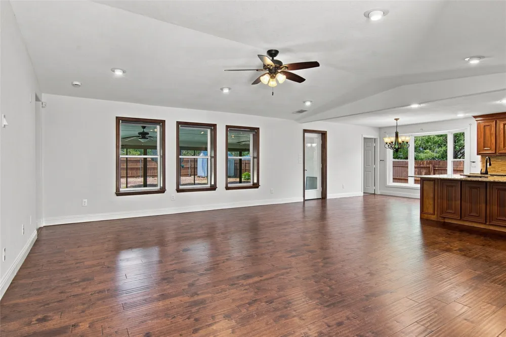 815 National Drive Irving, TX 75060